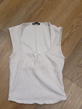 Zara White Ribbed Scoop Tank with Front Bow